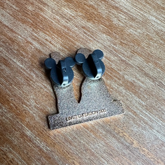 mcdonalds cinderella disney inspired coca cola pin - Picture 2 of 2